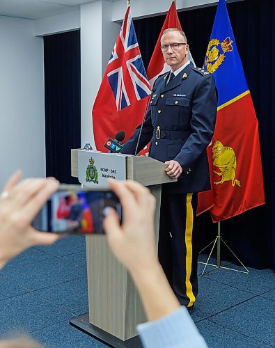 MIKE DEAL / FREE PRESS
Superintendent Rob Lasson, Manitoba RCMP Major Crime Services announces that there have been charges laid in relation to the disappearance and murder of Melinda Lynxleg from Tootinaowaziibeeng Treaty Reserve during a press conference at RCMP “D” Division HQ on Monday.
Reporter: Tyler Searle
251020 - Monday, October 20, 2025.
