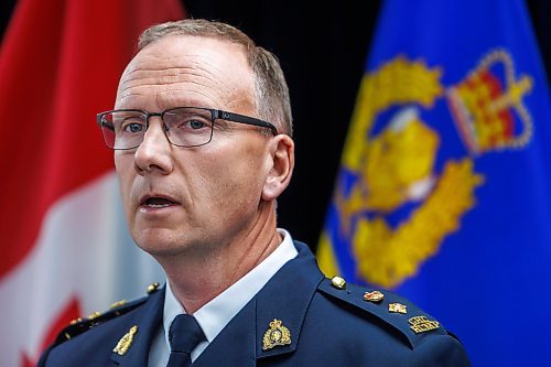 MIKE DEAL / FREE PRESS
Superintendent Rob Lasson, Manitoba RCMP Major Crime Services announces that there have been charges laid in relation to the disappearance and murder of Melinda Lynxleg from Tootinaowaziibeeng Treaty Reserve during a press conference at RCMP “D” Division HQ on Monday.
Reporter: Tyler Searle
251020 - Monday, October 20, 2025.