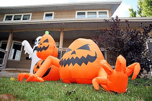 Inflatable Halloween decorations found outside a home in the community of Alexander on Tuesday afternoon. (Matt Goerzen/The Brandon Sun)