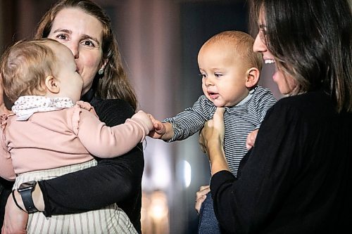 MIKAELA MACKENZIE / FREE PRESS
Babies Margaret Chenier (left) and Rudy Smith-Kirkikis interact during a press conference announcing a new Manitoba parenting website on Wednesday, Oct. 22, 2025. 
For Chris Kitching story.
Free Press 2025