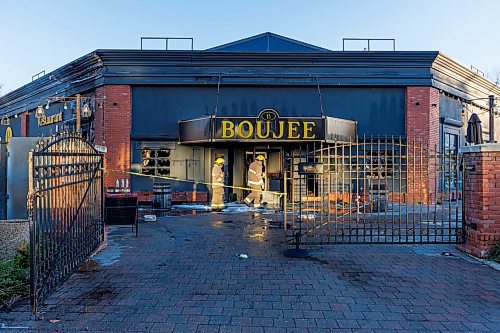 MIKE DEAL / FREE PRESS
WFPS crews were still dealing with the fire at the Boujee Restaurant & Bar, 191 Main Street, the northeast corner of York and Main. WPS Cadets were directing traffic through the intersection.
251023 - Thursday, October 23, 2025.