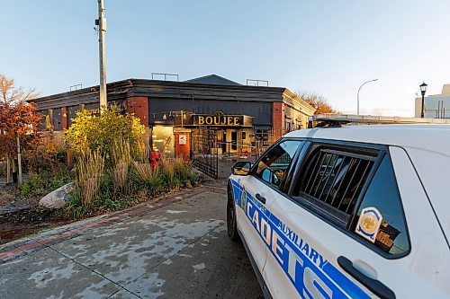 MIKE DEAL / FREE PRESS
WFPS crews were still dealing with the fire at the Boujee Restaurant & Bar, 191 Main Street, the northeast corner of York and Main. WPS Cadets were directing traffic through the intersection.
251023 - Thursday, October 23, 2025.