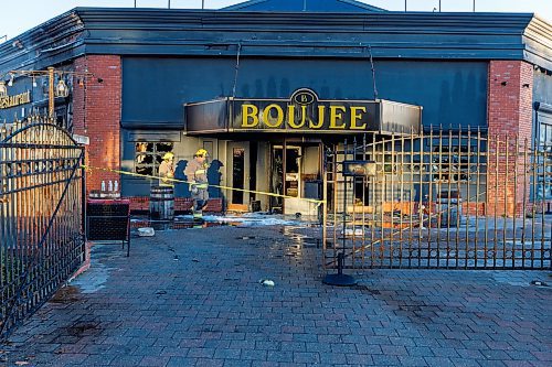 MIKE DEAL / FREE PRESS
WFPS crews were still dealing with the fire at the Boujee Restaurant & Bar, 191 Main Street, the northeast corner of York and Main. WPS Cadets were directing traffic through the intersection.
251023 - Thursday, October 23, 2025.