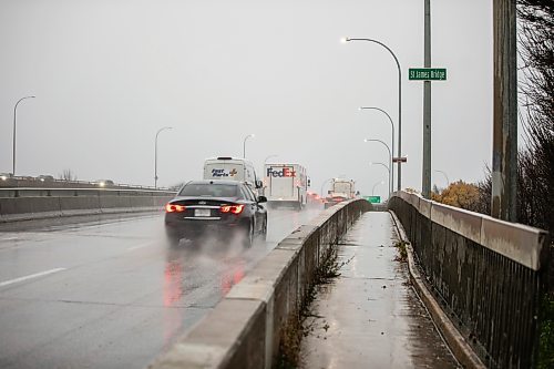 MIKAELA MACKENZIE / FREE PRESS
The St. James Bridge, reopened after being closed for a “danger call” in the morning on Monday, Oct. 27, 2025. 
For — story.
Free Press 2025