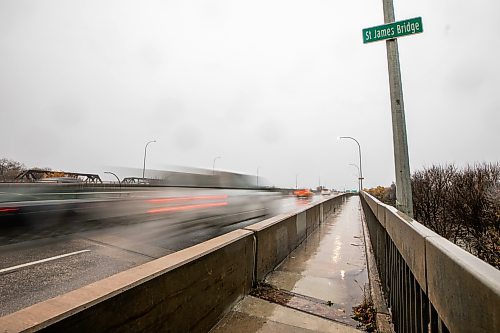 MIKAELA MACKENZIE / FREE PRESS
The St. James Bridge, reopened after being closed for a “danger call” in the morning on Monday, Oct. 27, 2025.
For — story.
Free Press 2025
