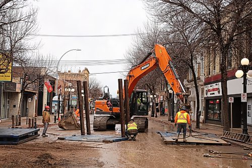 27102025
Workers continue emergency water-valve replacement along Rosser Avenue at Ninth Street in Brandon on Monday. The work is expected to wrap up around October 31.
(Tim Smith/The Brandon Sun)