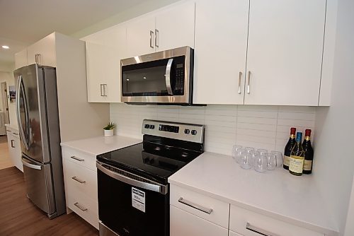 Todd Lewys / Free Press
Quartz countertops, tile backsplashes, maple or thermofoil cabinets, and stainless-steel appliances will be standard in every island kitchen.