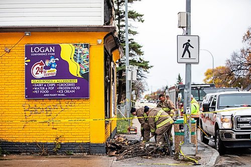 MIKAELA MACKENZIE / FREE PRESS

Firefighters clean up the scene of a convenience store fire at 1521 Logan Avenue on Tuesday, Oct. 28, 2025. 


Free Press 2025