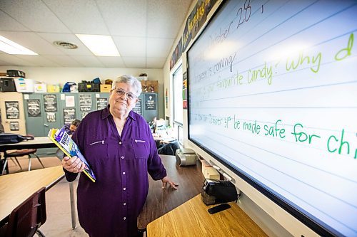 MIKAELA MACKENZIE / FREE PRESS

Margaret Banasiak, program director of the Open Door Literacy Program, on Tuesday, Oct. 28, 2025. 

For front &amp; centre story.
Free Press 2025