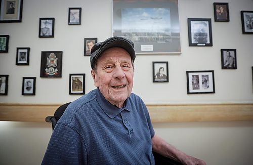 JOHN WOODS / FREE PRESS
Andrew Prodanuk, world war 2 veteran with other veteran photos, is photographed on at Deer Lodge Tuesday, October 28, 2025.
Reporter: kevin