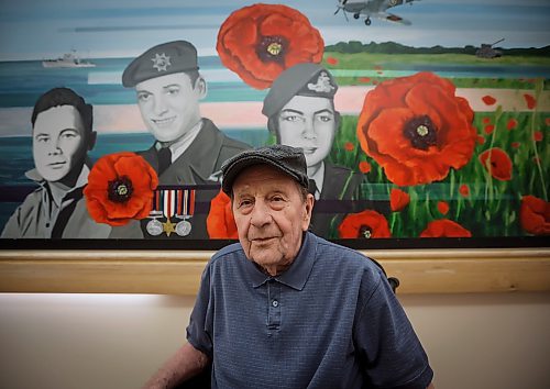 JOHN WOODS / FREE PRESS
Andrew Prodanuk, world war 2 veteran, is photographed on at Deer Lodge Tuesday, October 28, 2025.
Reporter: kevin