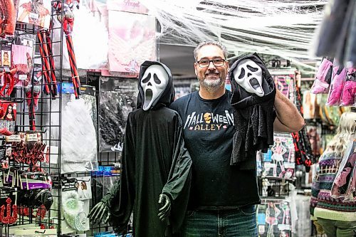 MIKAELA MACKENZIE / FREE PRESS
James Taylor, manager at Winnipeg's Halloween Alley location, on Wednesday, Oct. 29, 2025.
For Aaron story.
Free Press 2025