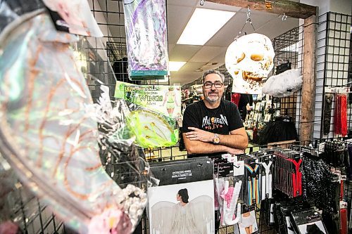 MIKAELA MACKENZIE / FREE PRESS
James Taylor, manager at Winnipeg's Halloween Alley location, on Wednesday, Oct. 29, 2025.
For Aaron story.
Free Press 2025