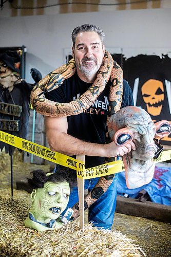 MIKAELA MACKENZIE / FREE PRESS
James Taylor, manager at Winnipeg's Halloween Alley location, on Wednesday, Oct. 29, 2025.
For Aaron story.
Free Press 2025