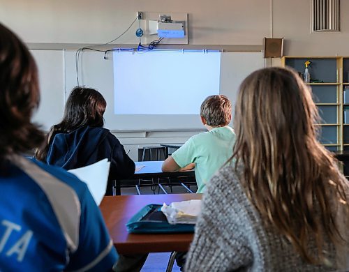 Ruth Bonneville / Free Press 
49.8 Feature on media literacy - Photo Illustration 
Free Press's media literacy project, Earl Grey School
Photo illustration for story on the Earl Grey media literacy program.  Students from Earl Grey School looking at blank whiteboard.  Information on the whiteboard to be added in post production.
Oct 29, 2025