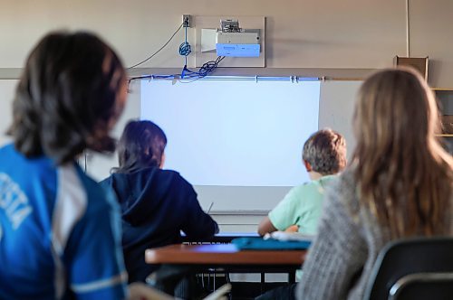 Ruth Bonneville / Free Press 
49.8 Feature on media literacy - Photo Illustration 
Free Press's media literacy project, Earl Grey School
Photo illustration for story on the Earl Grey media literacy program.  Students from Earl Grey School looking at blank whiteboard.  Information on the whiteboard to be added in post production.
Oct 29, 2025