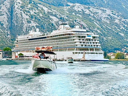 Steve MacNaull / Free Press
A speedboat zooms away from the Viking Jupiter cruise ship for an excursion.