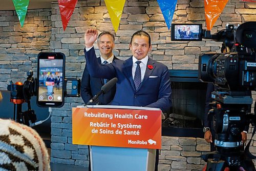 MIKE DEAL / FREE PRESS
Premier Wab Kinew and Health, Seniors and Long-Term Care Minister Uzoma Asagwara announce that the government has been expanding hospital capacity across the province with 323 fully staffed beds since October 2023, including 10 new intensive care unit (ICU) beds this year, during a press conference in the atrium of the St. Boniface Hospital Monday morning.
Reporter: Nicole Buffie
251103 - Monday, November 03, 2025.