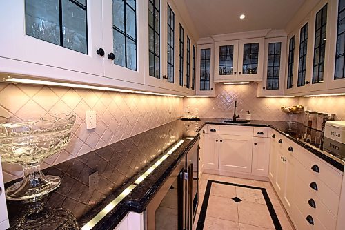 Todd Lewys / Free Press
Placed between the formal dining room and kitchen, the gorgeous and functional butler&#x2019;s pantry is a handy space entertainers will appreciate.