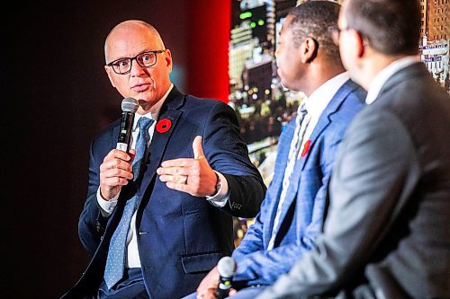 MIKAELA MACKENZIE / FREE PRESS

Mayor Scott Gillingham (left) speaks with minister of business Jamie Moses (centre) and CEO of Winnipeg Economic Development &amp; Tourism Ryan Kuffner at Winnipeg Economic Development &amp; Tourismճ new strategy launch on Tuesday, Nov. 4, 2025.

For Aaron Epp story.
Free Press 2025