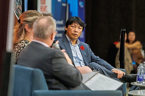 MIKE DEAL / FREE PRESS
MCC President and CEO Chuck Davidson (left) hosts a panel discussion with (from left) Carly Edmundson, CentrePort Canada Inc., David Kakuktinniq, Sakku Investments Corporation & Nukik Corporation, and Chris Avery of Arctic Gateway Group, during the Manitoba Chambers of Commerce breakfast event at the Delta Winnipeg Hotel Wednesday morning.
Reporter: Aaron Epp
251105 - Wednesday, November 05, 2025.