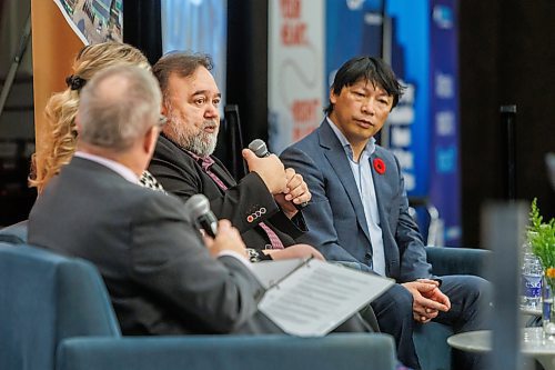 MIKE DEAL / FREE PRESS
MCC President and CEO Chuck Davidson (left) hosts a panel discussion with (from left) Carly Edmundson, CentrePort Canada Inc., David Kakuktinniq, Sakku Investments Corporation & Nukik Corporation, and Chris Avery of Arctic Gateway Group, during the Manitoba Chambers of Commerce breakfast event at the Delta Winnipeg Hotel Wednesday morning.
Reporter: Aaron Epp
251105 - Wednesday, November 05, 2025.