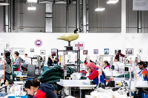 MIKAELA MACKENZIE / FREE PRESS
A golden goose at the Canada Goose factory in Winnipeg on Tuesday, Nov. 4, 2025.
For Aaron Epp story.
Free Press 2025