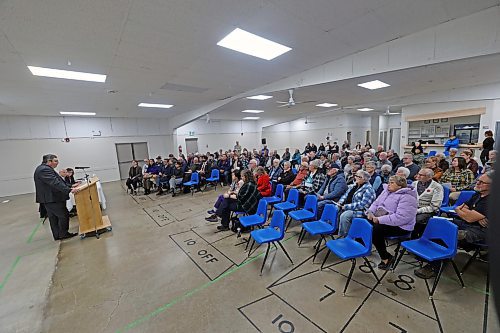 Hamiota Mayor Randy Lints speaks for residents at a town hall in the community on Friday. (Connor McDowell/The Brandon Sun)