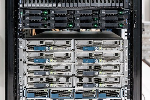 MIKE DEAL / FREE PRESS
Illustration for Network Servers story
Reporter: Julia-Simone Rutgers
251110 - Monday, November 10, 2025.