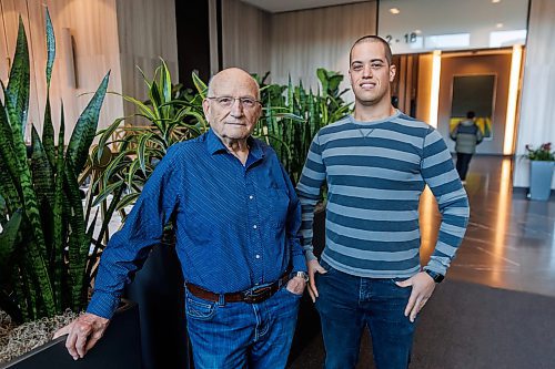 MIKE DEAL / FREE PRESS
Louis Balcaen (left) and Harlen Card (right) volunteer on the board of directors at Future Hope, a non-profit that supports men who are leaving prison.
Reporter: Aaron Epp
251112 - Wednesday, November 12, 2025.