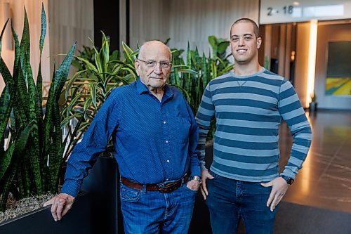 MIKE DEAL / FREE PRESS
Louis Balcaen (left) and Harlen Card (right) volunteer on the board of directors at Future Hope, a non-profit that supports men who are leaving prison.
Reporter: Aaron Epp
251112 - Wednesday, November 12, 2025.