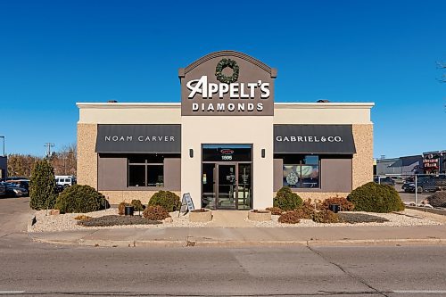 MIKE DEAL / FREE PRESS
Appelt's Diamonds at 1595 Ness Avenue
Reporter: Aaron Epp
251112 - Wednesday, November 12, 2025.