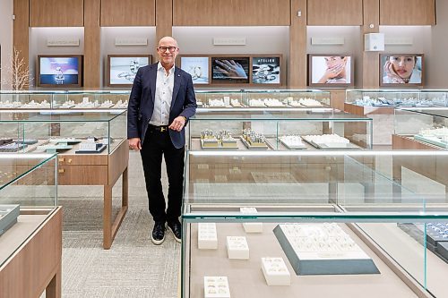 MIKE DEAL / FREE PRESS
Appelt&#039;s Diamonds at 1595 Ness Avenue
Jeff Appelt, owner and CEO of Appelt&#039;s Diamonds, a third-generation family-run jewelry business with four locations (three in Winnipeg and one in Morden). 
Reporter: Aaron Epp
251112 - Wednesday, November 12, 2025.