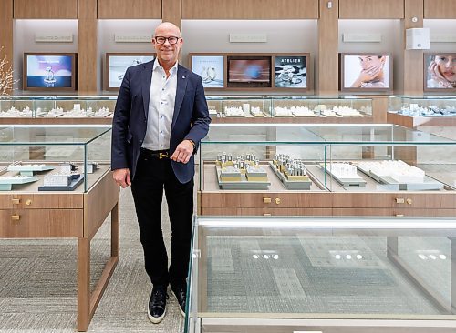 MIKE DEAL / FREE PRESS
Appelt's Diamonds at 1595 Ness Avenue
Jeff Appelt, owner and CEO of Appelt's Diamonds, a third-generation family-run jewelry business with four locations (three in Winnipeg and one in Morden).
Reporter: Aaron Epp
251112 - Wednesday, November 12, 2025.