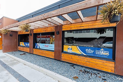 MIKE DEAL / FREE PRESS
According to CJOB police said WFPS trucks were called to La Roca, 155 Smith Street, around 6 a.m., where they found smashed windows and damage to the outside patio.
Police and fire crews were still on the scene as well as a construction crew cutting boards for the windows.
251114 - Friday, November 14, 2025.