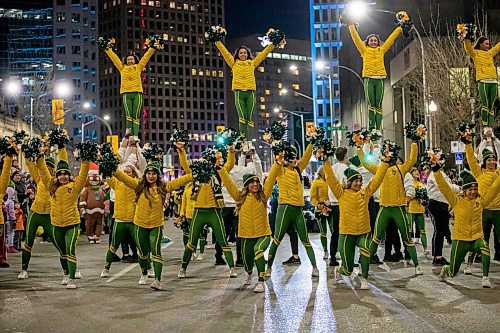 BROOK JONES/FREE PRESS
Members of the Edmonton Elks Cheer Team participate in the Manitoba Hydro Santa Claus Parade Grey Cup Edition in Winnipeg, Man., Saturday, Nov. 15, 2025. The Santa Claus parade has run annually in Winnipeg since the former Eaton’s department store organized the first one in 1909.