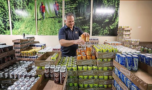 Ruth Bonneville / Free Press 

Biz - Farmery Estate Brewery

Photo of Chris Warwaruk, co-owner of Farmery Estate Brewery on Donald.  

Story: Chris is among the brewers who think not stocking the Liquor Mart pop-up with Manitoba beer is a missed opportunity.

See story by Gabby

Nov 19th,, 2025
