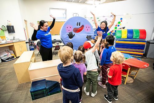MIKAELA MACKENZIE / FREE PRESS

Research assistants Alexis Meachem (left) and Yeong Shin lead activities with the TOYBOX mascot and kids at the UWSA daycare on Wednesday, Nov. 19, 2025. 

Standup.
Free Press 2025