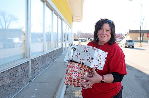 Ruth Bonneville / Free Press
Local Christmas Cheer Board
Photo of Shawna Bell - head of Christmas Cheer Board at the new hamper pick up location at 1441 Main St for people who need hampers and gifts.
See story By Kevin
Nov 20th,, 2025