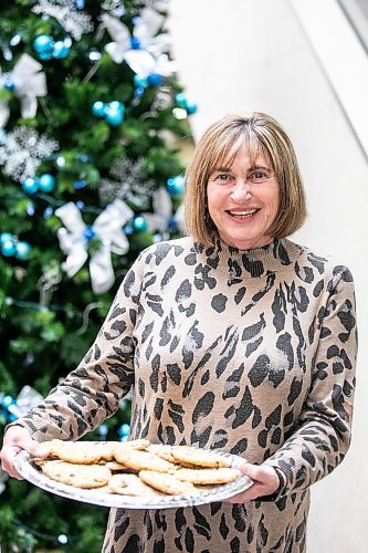 MIKAELA MACKENZIE / FREE PRESS

Patricia Conroy with her browned butter chocolate chip cookies at the Free Press holiday baking cookie swap on Tuesday, Nov. 18, 2025. 

For Eva story.
Free Press 2025