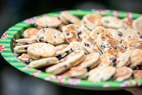 MIKAELA MACKENZIE / FREE PRESS

Allison Bloomer&#x573; Welsh cakes at the Free Press holiday baking cookie swap on Tuesday, Nov. 18, 2025. 

For Eva story.
Free Press 2025