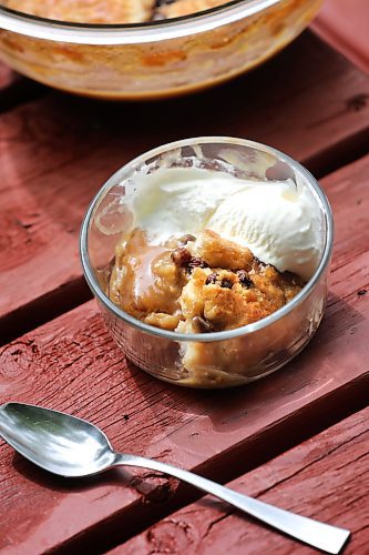 RUTH BONNEVILLE / WINNIPEG FREE PRESS
RECIPE BOOK - Muskeg Pudding
Photos of Grant Andersonճ Muskeg Pudding (similar to a bread pudding) recipe for the cookbook. Verticals of pudding in oven dish and served with ice cream.
Eva Wasney
July 11th, 2022