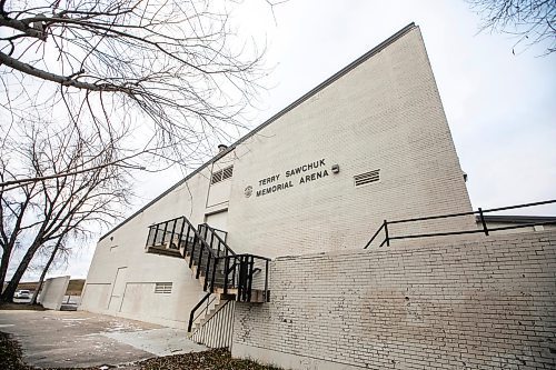 MIKAELA MACKENZIE / FREE PRESS

Terry Sawchuk Arena, which is closed due to structural concerns, on Thursday, Nov. 27, 2025.

For Chris story.
Free Press 2025