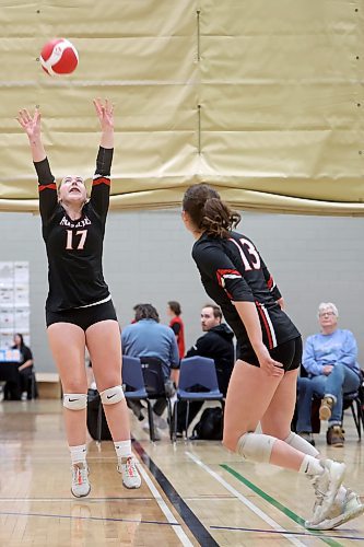 Robyn McNabb of the Hamiota Huskies sets against the Ste. Rose Celtics in the A varsity girls volleyball provincials at the Brandon University Healthy Living Centre on Thursday. (Tim Smith/The Brandon Sun)