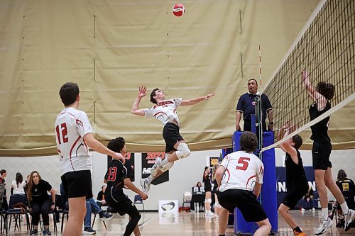 Dylan Granger of the Wawanesa Warriors attacks against the Hamiota Huskies at A boys provincials. 
(Tim Smith/The Brandon Sun)