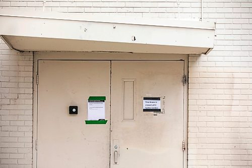 MIKAELA MACKENZIE / FREE PRESS

Terry Sawchuk Arena, which is closed due to structural concerns, on Thursday, Nov. 27, 2025.

For Chris story.
Free Press 2025
