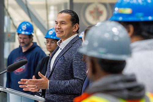 MIKE DEAL / FREE PRESS
Premier Wab Kinew calls on all provinces and territories across Canada to protect Canadian energy security and to promote Manitoba&#x2019;s clean hydroelectric power during an press conference held at PTI Transformers, 101 Rockman Street, on Friday.

Reporter: Nicole Buffie
251128 - Friday, November 28, 2025.