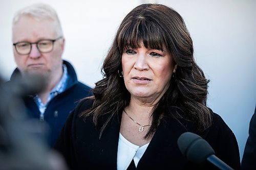MIKAELA MACKENZIE / FREE PRESS

Minister of housing Bernadette Smith speaks to the media at a tour of the new sobering centre in Winnipeg on Monday, Nov. 17, 2025. 

For Chris story.
Free Press 2025