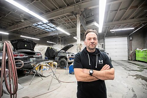 MIKAELA MACKENZIE / FREE PRESS

Danny Valentim at Four Seasons Auto Body, which is near the proposed future supervised consumption site location at 366 Henry Ave. on Friday, Dec. 5, 2025. 

For Carol story.
Free Press 2025