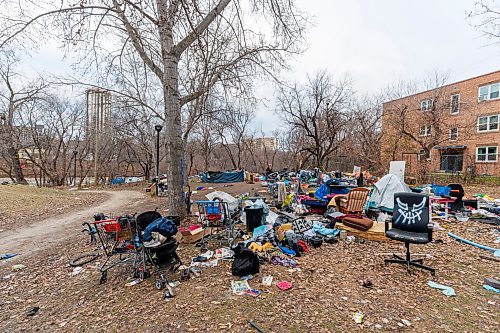 MIKE DEAL / FREE PRESS
The large encampment behind the Granite Curling Club in Mostyn Park where the city put up signs telling people that camping is prohibited in the area.
251126 - Wednesday, November 26, 2025.